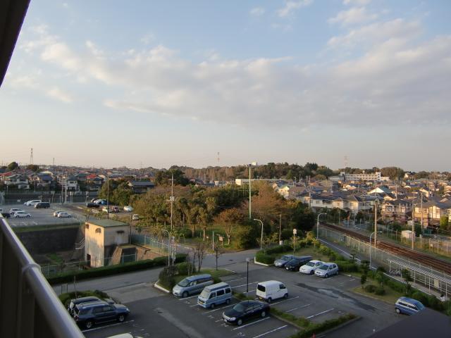 View photos from the dwelling unit. View from the site (November 2012) shooting