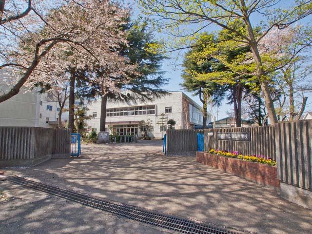 Junior high school. 1800m to Hakusan junior high school