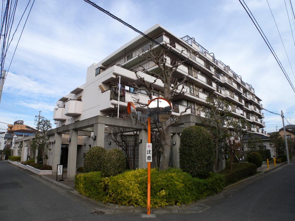 Local appearance photo. Local (12 May 2013) Shooting