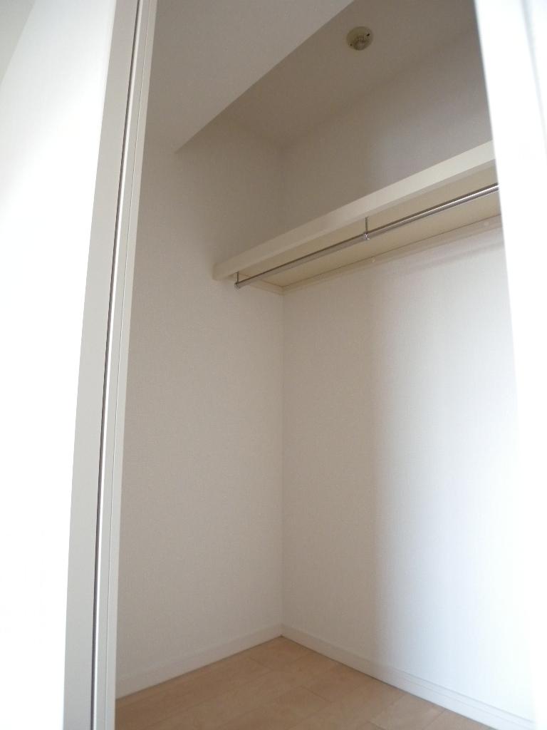 Receipt. Local (12 May 2013) Shooting