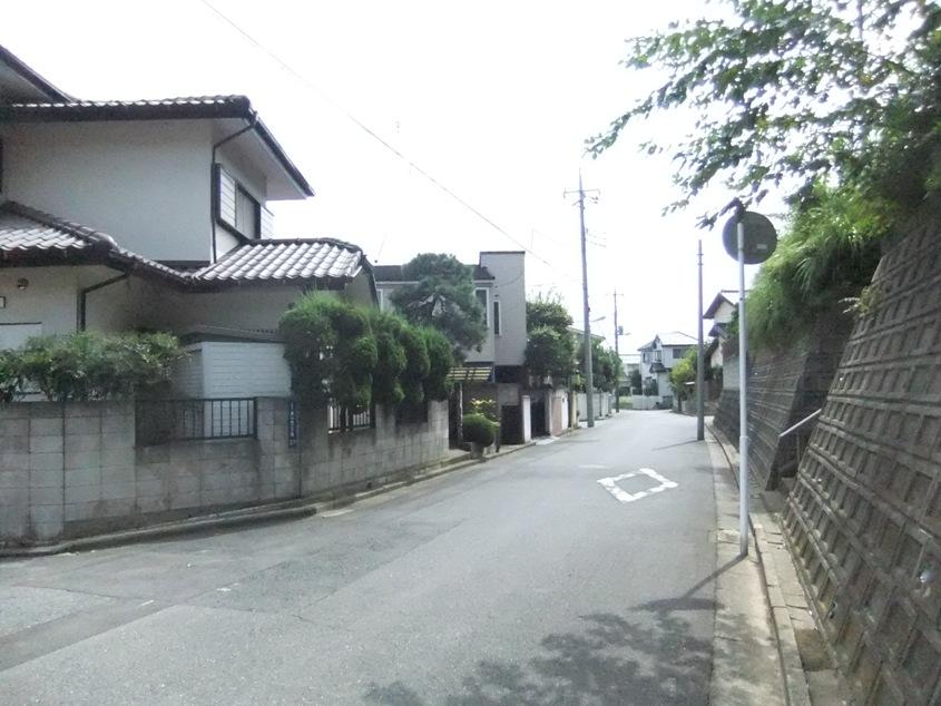 Local photos, including front road. Local (11 May 2013) Shooting