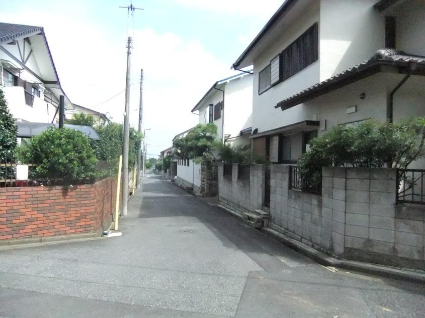 Local photos, including front road. Local (11 May 2013) Shooting