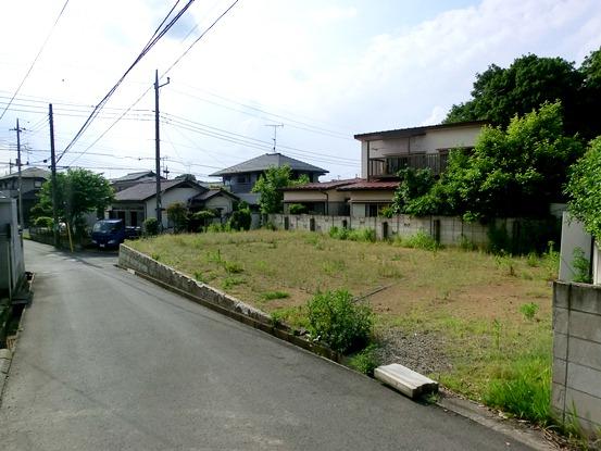 Local photos, including front road. Local (June 2012) shooting