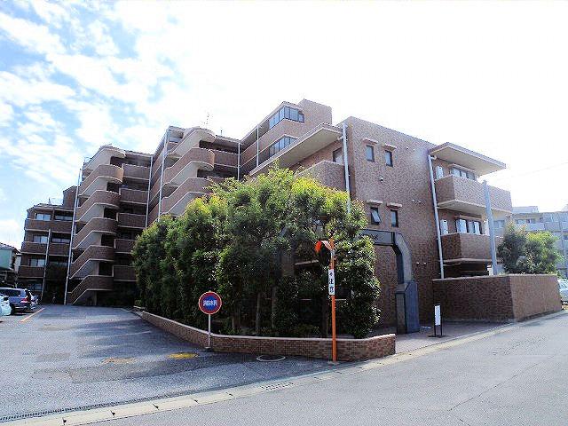 Local appearance photo. Local (September 2012) shooting