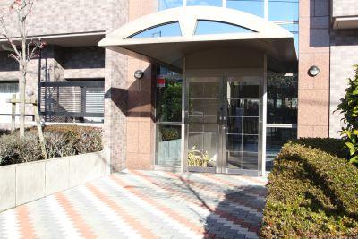 Entrance. Common areas