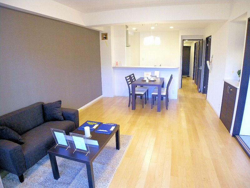 Living. Indoor (12 May 2013) Shooting