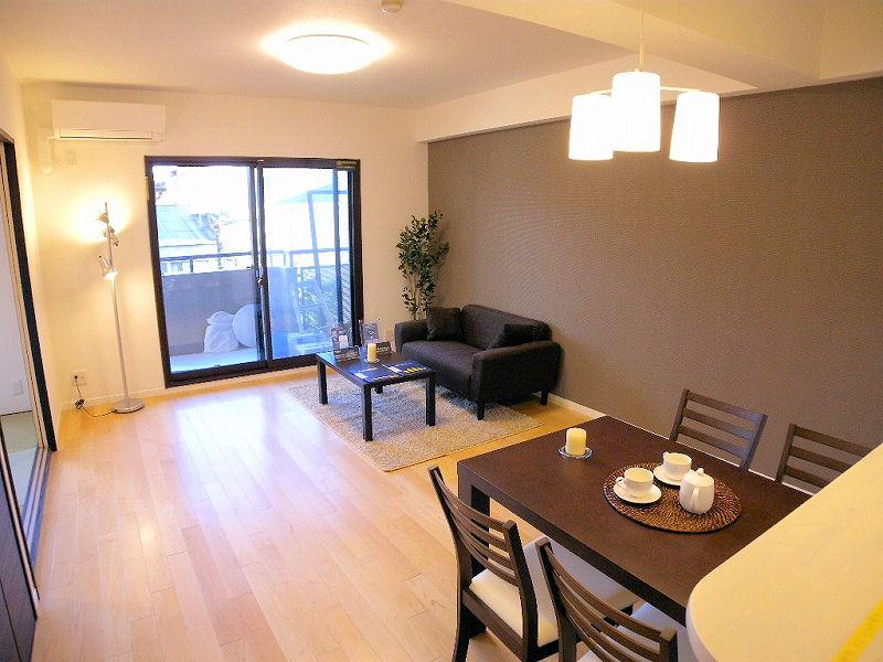 Living. Indoor (12 May 2013) Shooting