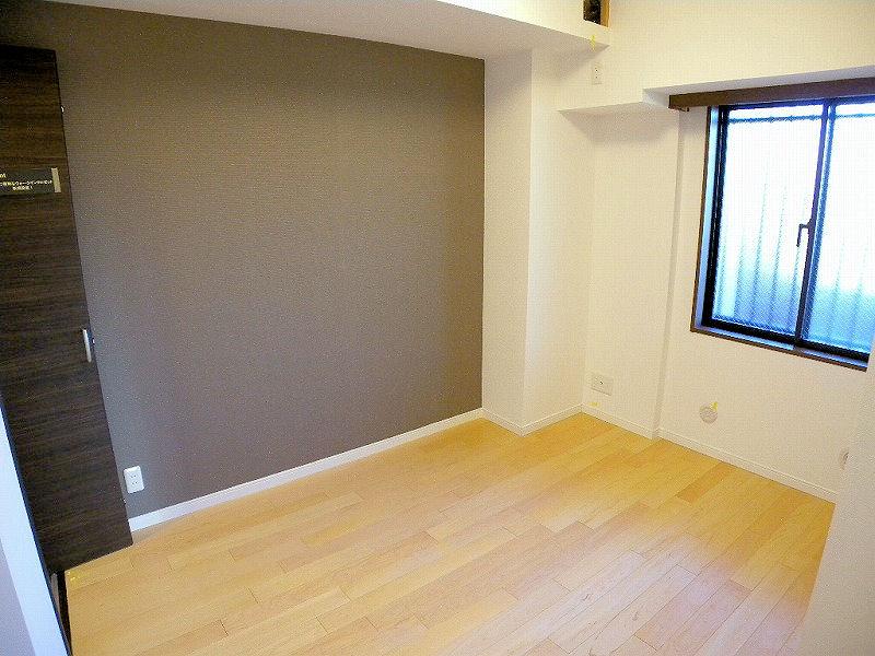 Non-living room. Indoor (12 May 2013) Shooting