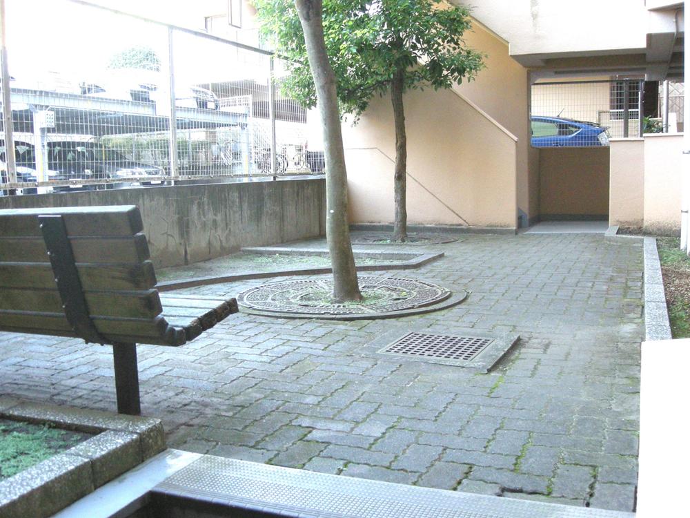 Local appearance photo. ~ Shared space ~