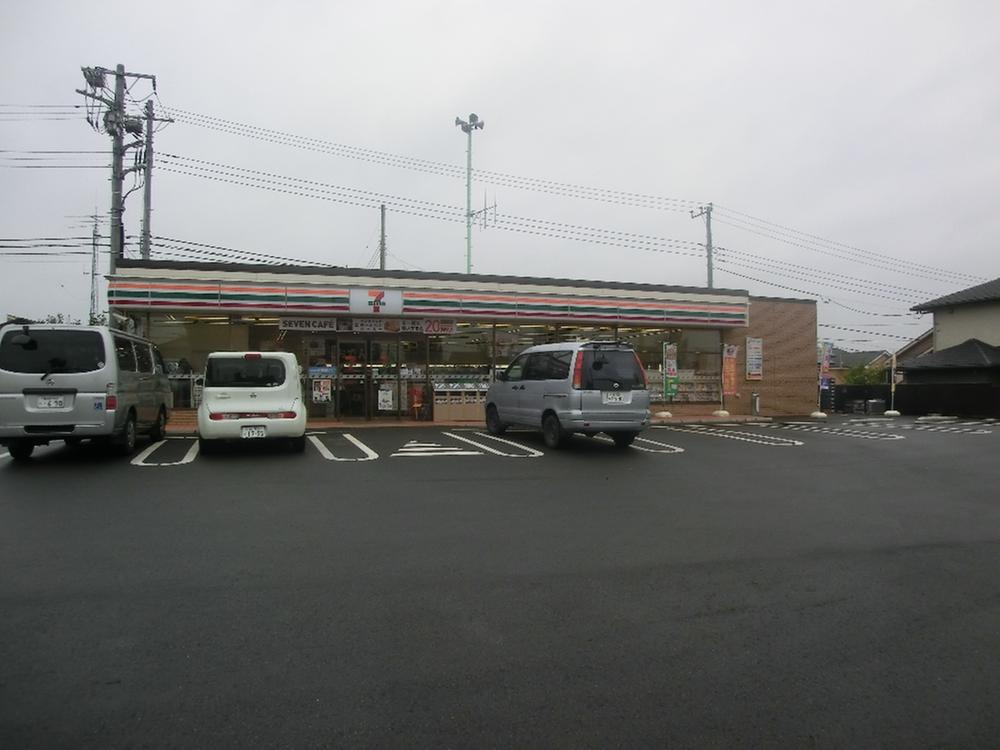 Convenience store. 743m to Seven-Eleven Abiko Minamishin wood shop