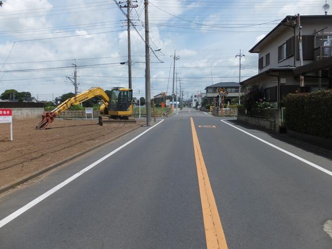 Local photos, including front road. Local (August 2013) Shooting