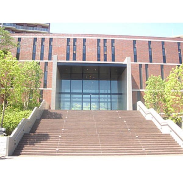 Entrance. A profound sense of entrance