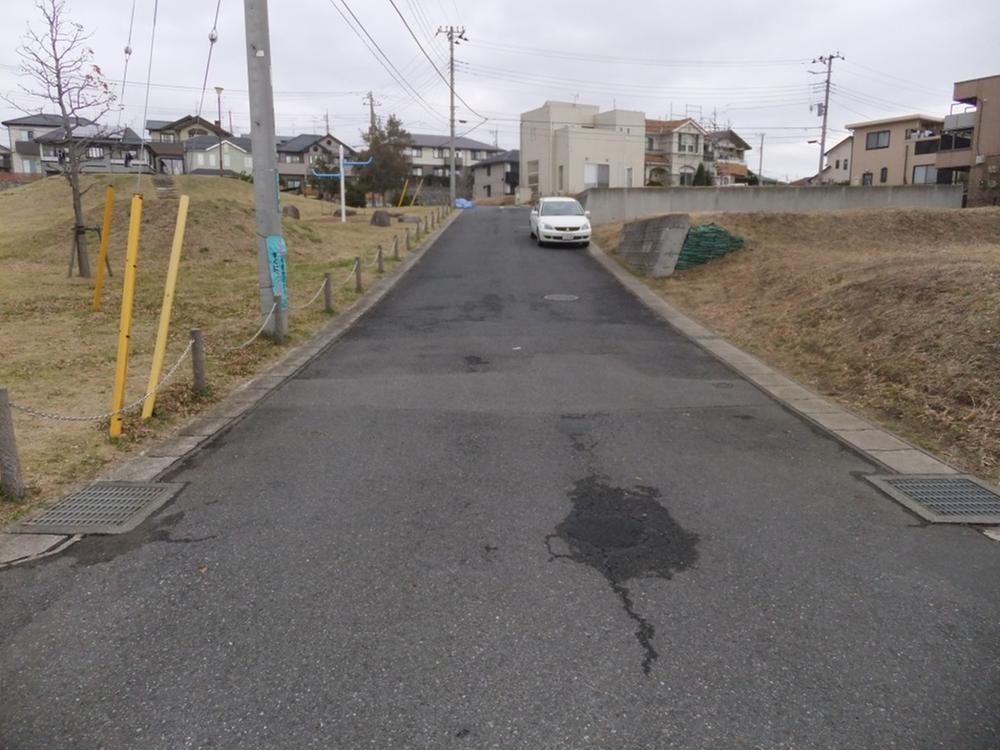 Local photos, including front road. Local (11 May 2013) Shooting