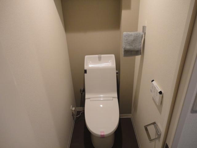 Toilet. ◆ Of course with Washlet