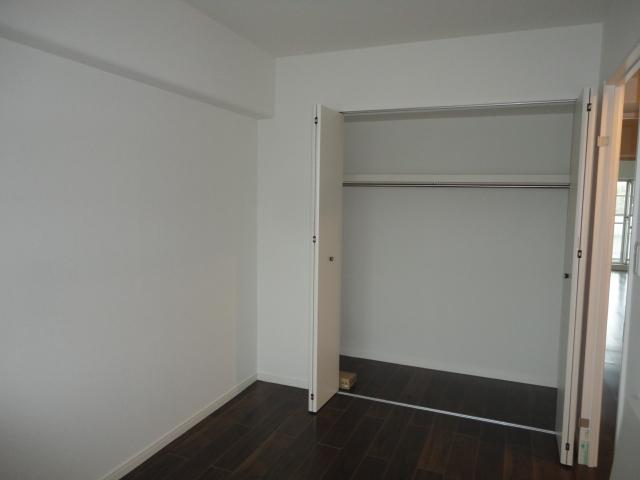 Receipt. ◆ Abundant storage space