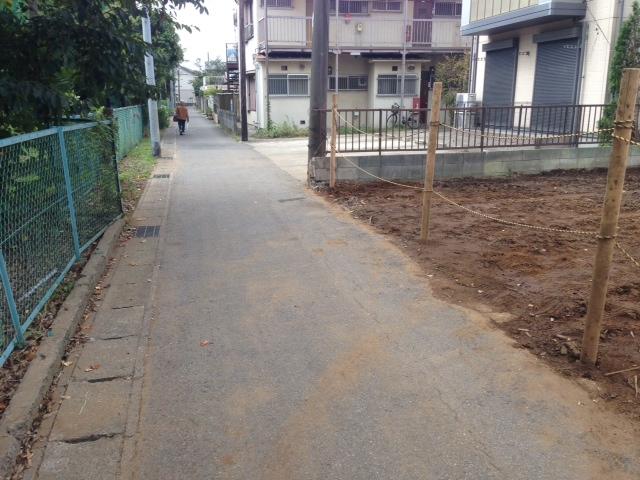 Local photos, including front road. Local (10 May 2013) Shooting