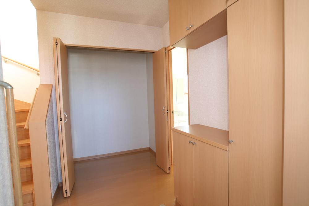 Building plan example (introspection photo). Entrance around the storage space