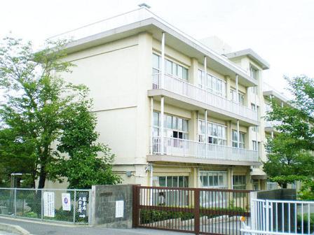 Junior high school. Kawato until junior high school 500m