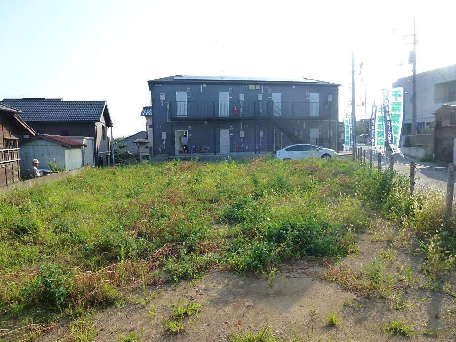 Local photos, including front road. Local (August 2013) Shooting