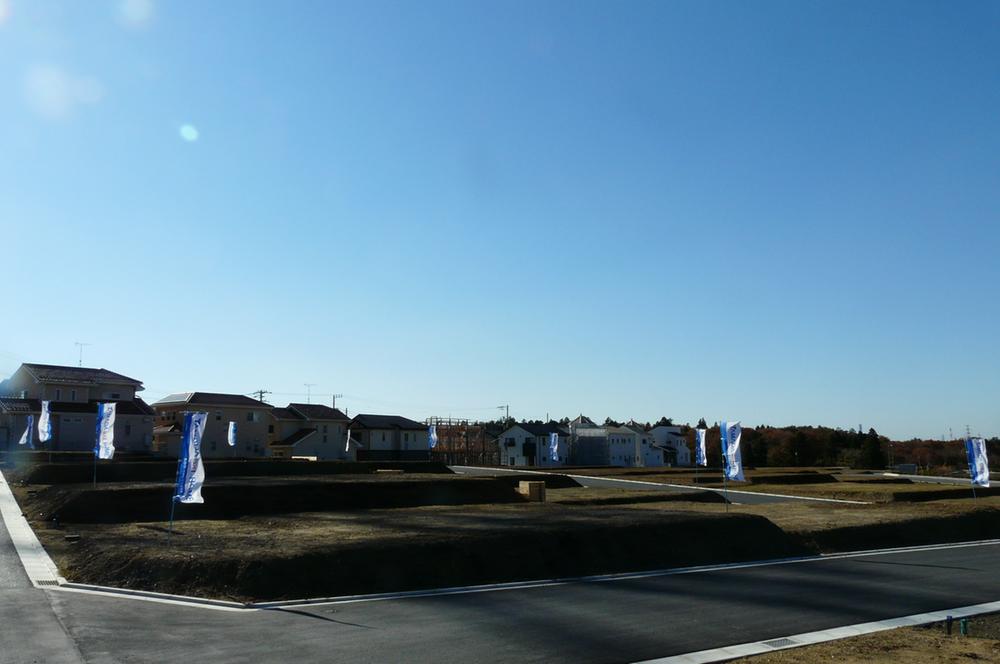 Local photos, including front road. Local (11 May 2013) Shooting