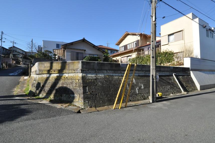 Local photos, including front road. Local Photos