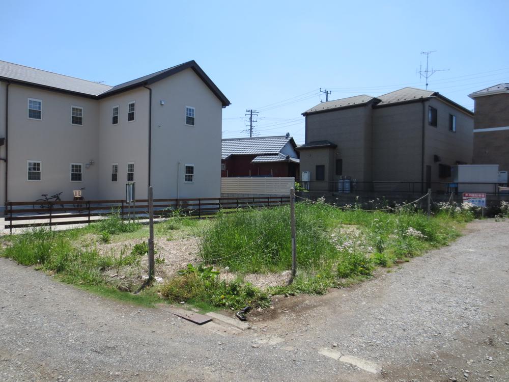 Local photos, including front road. Local (May 2013) Shooting