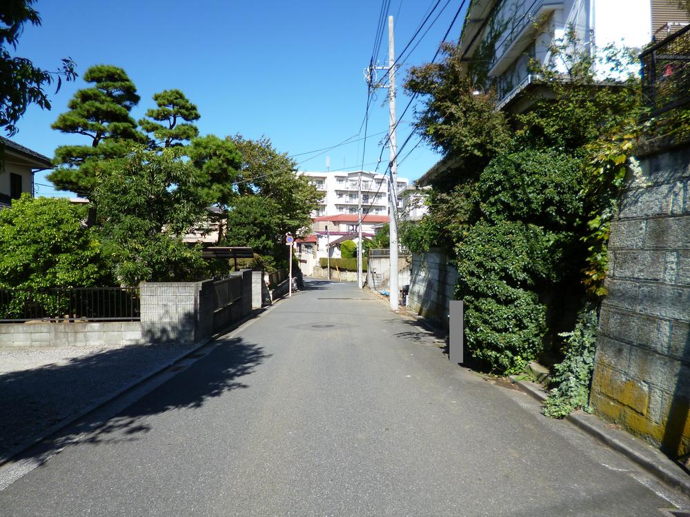 Local photos, including front road. Local (10 May 2013) Shooting