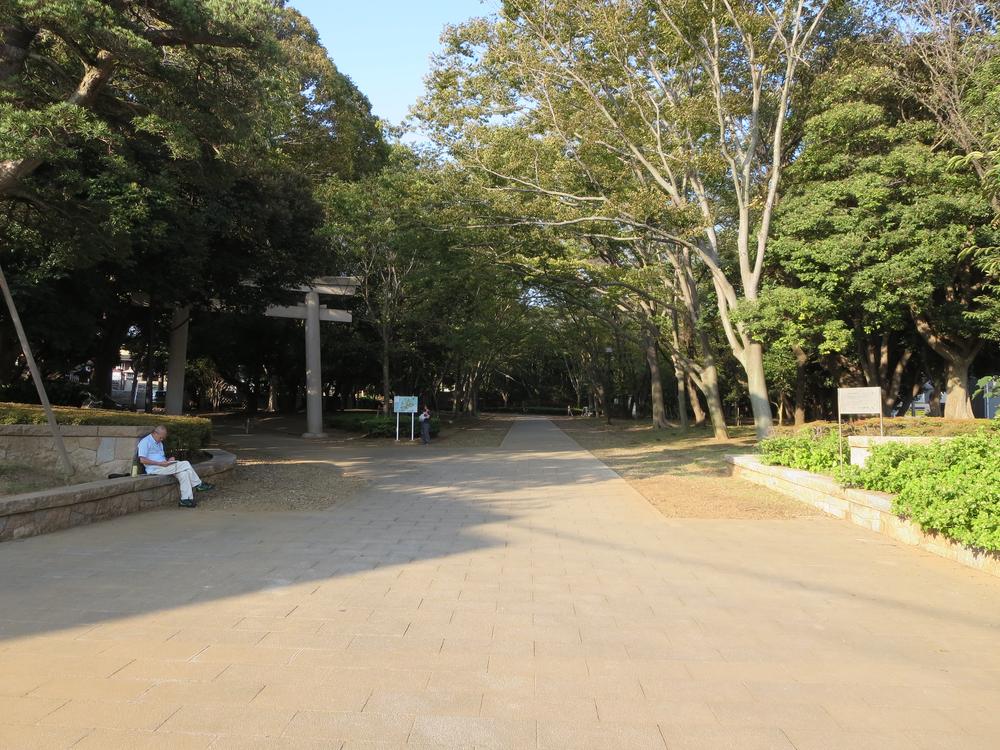 park. About 320m A 4-minute walk