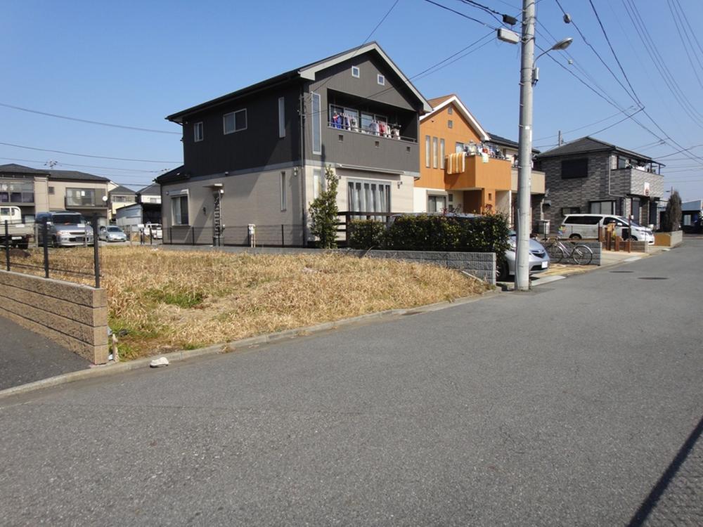 Local photos, including front road. Also view is opened without building in the 6-4 day good compartment road opposite the partition south 6m road. 