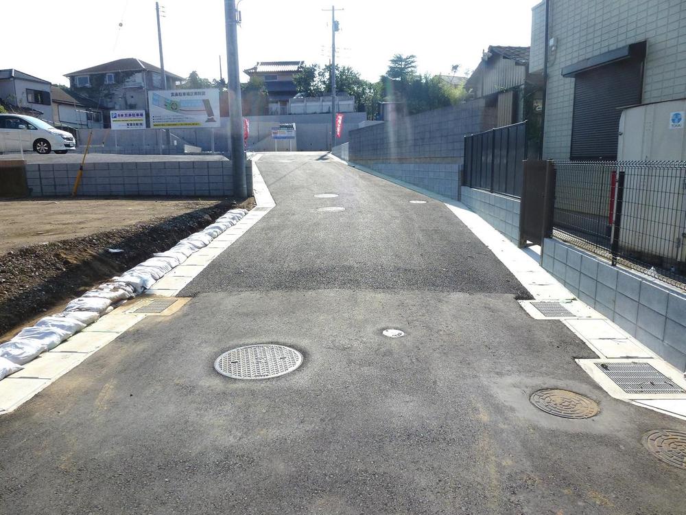 Local land photo. Subdivision entrance