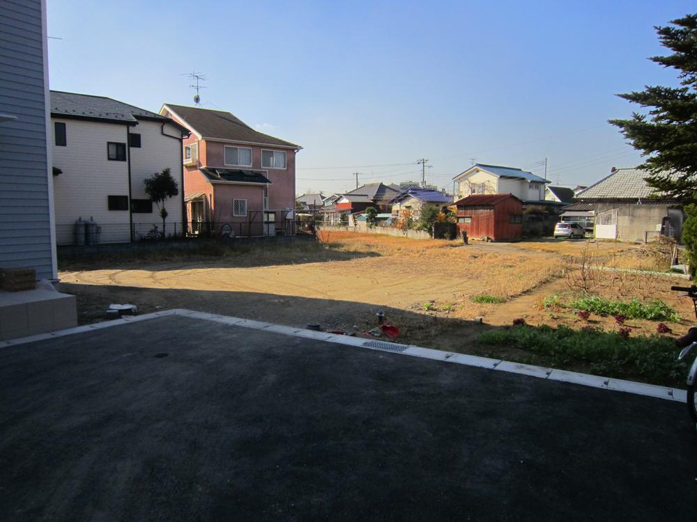 Local photos, including front road. Local (12 May 2013) Shooting