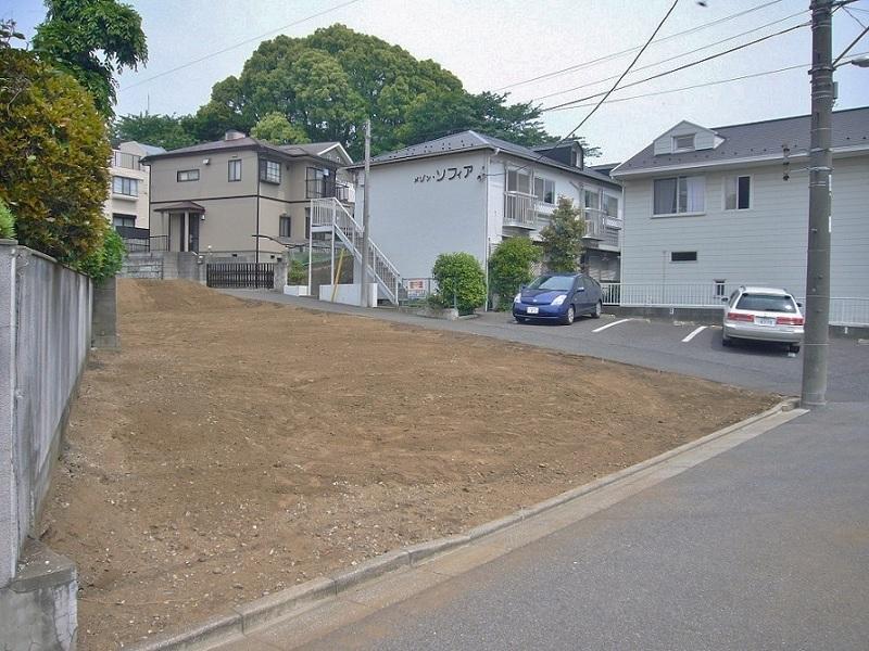 Local photos, including front road. Local Photos