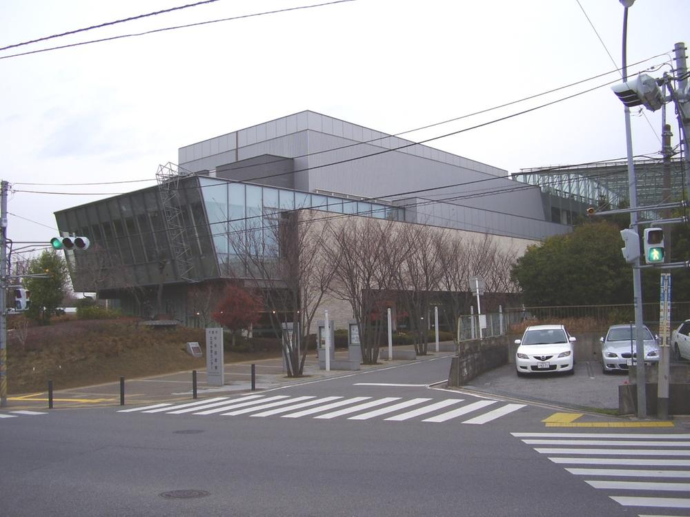 Bank. 350m Central Library to Central Library