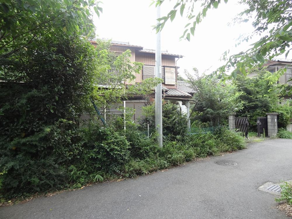 Local photos, including front road. Local (July 2013) Shooting