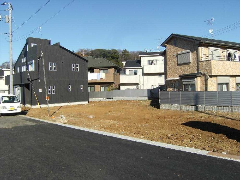 Local photos, including front road. Local (12 May 2013) Shooting