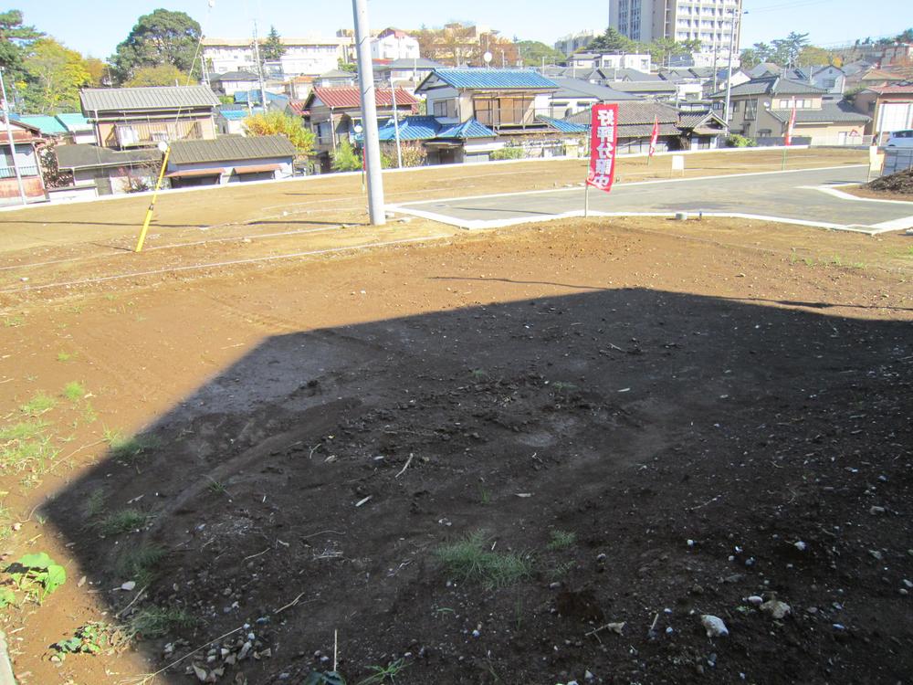 Local photos, including front road. Local (11 May 2013) Shooting