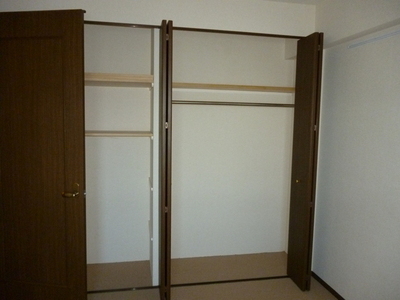 Living and room. Typical indoor photo. Housed many, It is a luggage retention's also safe