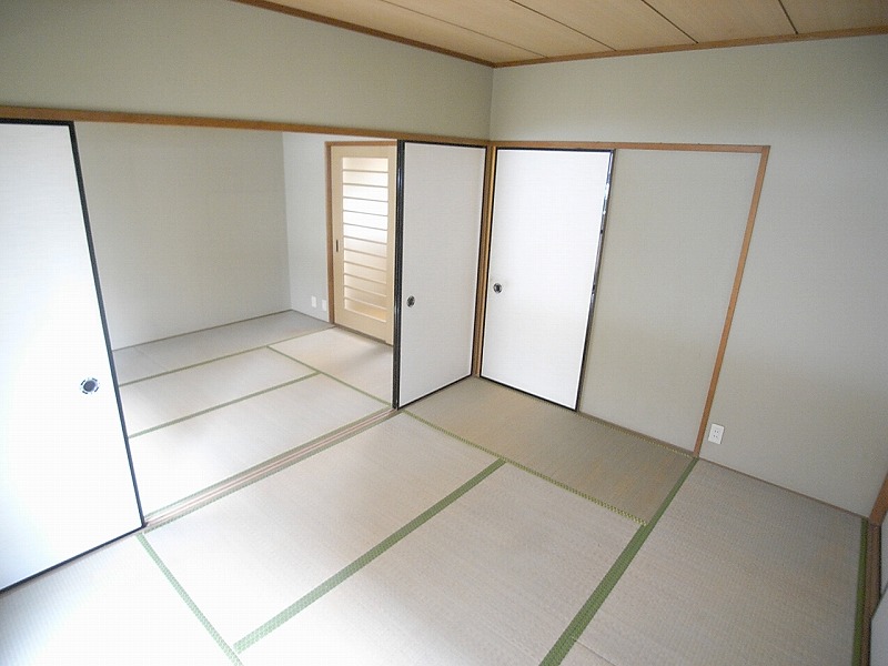 Other room space. I There is a feeling of opening