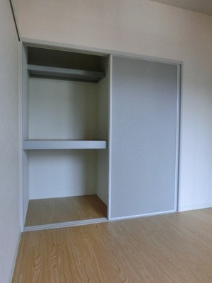 Receipt. Closet equipped