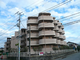 Building appearance. Pretty appearance. 