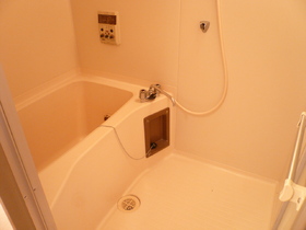 Bath. Always warm in the add 焚給 hot water ☆ 