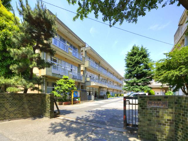 Primary school. 734m until the Chiba Municipal work new elementary school
