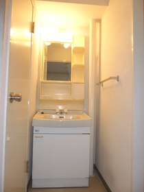 Washroom. Pat Shitaku morning in the wash basin (* ^ - ^) Nico