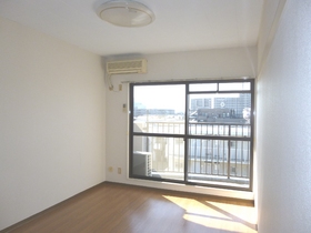 Living and room. Sunny! Mood will also be bright