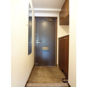 Living and room. Western-style 5.1 Pledge Storage Yes