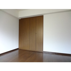 Living and room. Western-style 6.0 Pledge Closet Yes