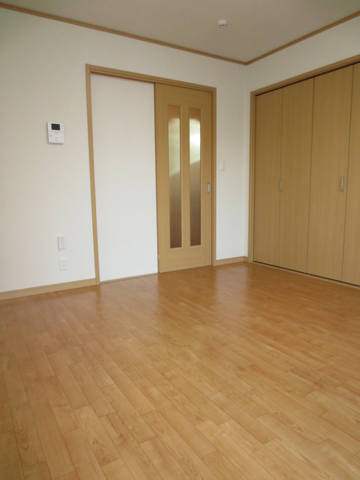 Living and room. Spacious space that can be used in flat