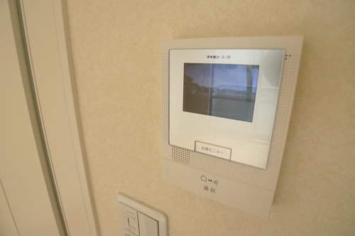 Other Equipment. Look soon face of the other party on a TV monitor with Hong! !