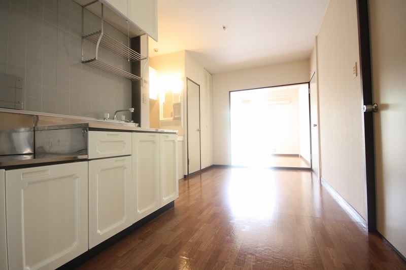 Kitchen. Easy-to-use Matrix to family