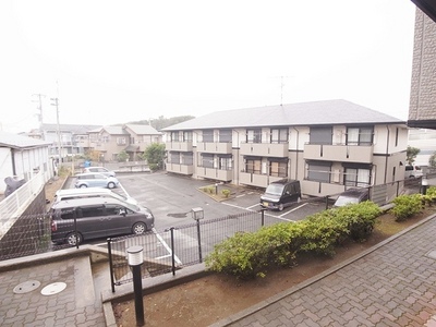 Living and room. From the northwest side of the Western-style, You can enjoy views of the front is missing.